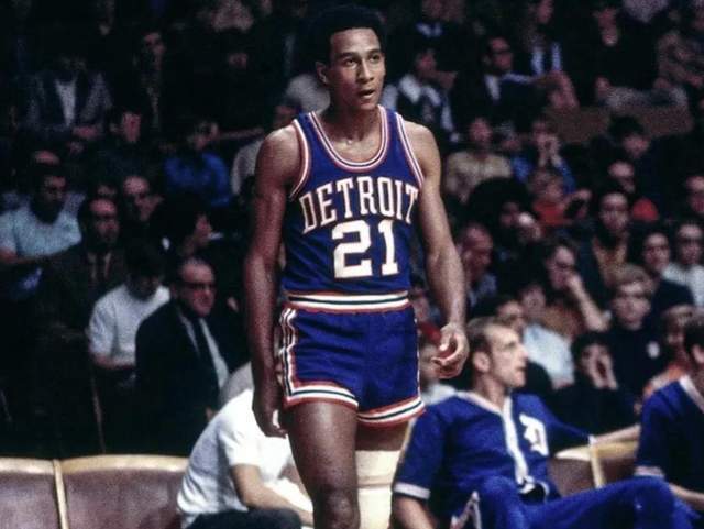 个篮板的超 个篮板的超